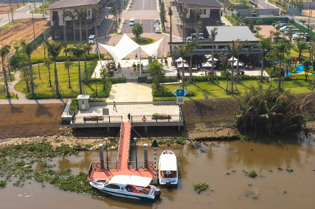 Biệt thự hạng sang của giới nhà giàu giữa lòng “thành phố vệ tinh” Sài Gòn - Ảnh 18. Biệt thự hạng sang của giới nhà giàu giữa lòng “thành phố vệ tinh” Sài Gòn - Ảnh 18.