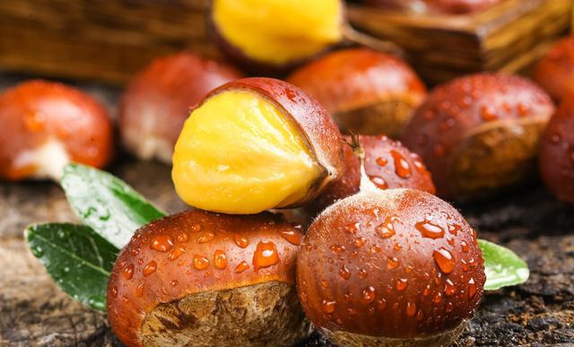 Hạt dẻ được mệnh danh là vua của các loại trái cây khô, tốt ngang nhân sâm nhưng hãy nhớ tránh ăn cùng 3 thực phẩm - Ảnh 3. Hạt dẻ được mệnh danh là vua của các loại trái cây khô, tốt ngang nhân sâm nhưng hãy nhớ tránh ăn cùng 3 thực phẩm - Ảnh 3.