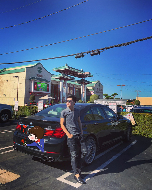 Trở thành lãnh đạo ngân hàng ở tuổi 32, cậu cả nhà bầu Hiển còn khiến dân tình chết mê khi check-in cùng dàn xe trị giá hơn 100 tỷ đồng - Ảnh 9. Trở thành lãnh đạo ngân hàng ở tuổi 32, cậu cả nhà bầu Hiển còn khiến dân tình chết mê khi check-in cùng dàn xe trị giá hơn 100 tỷ đồng - Ảnh 9.