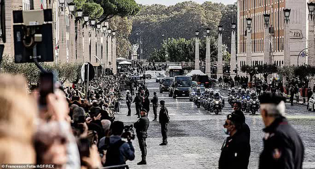 Lý do Tổng thống Biden mang đoàn xe 85 chiếc đến Ý - Ảnh 2. Lý do Tổng thống Biden mang đoàn xe 85 chiếc đến Ý - Ảnh 2.