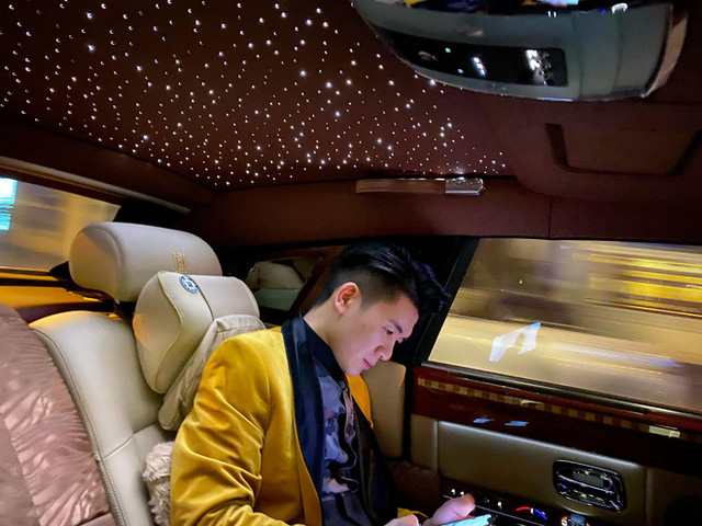 Trở thành lãnh đạo ngân hàng ở tuổi 32, cậu cả nhà bầu Hiển còn khiến dân tình chết mê khi check-in cùng dàn xe trị giá hơn 100 tỷ đồng - Ảnh 10. Trở thành lãnh đạo ngân hàng ở tuổi 32, cậu cả nhà bầu Hiển còn khiến dân tình chết mê khi check-in cùng dàn xe trị giá hơn 100 tỷ đồng - Ảnh 10.