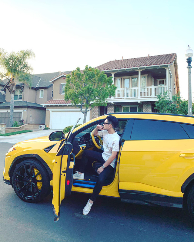 Trở thành lãnh đạo ngân hàng ở tuổi 32, cậu cả nhà bầu Hiển còn khiến dân tình chết mê khi check-in cùng dàn xe trị giá hơn 100 tỷ đồng - Ảnh 5. Trở thành lãnh đạo ngân hàng ở tuổi 32, cậu cả nhà bầu Hiển còn khiến dân tình chết mê khi check-in cùng dàn xe trị giá hơn 100 tỷ đồng - Ảnh 5.