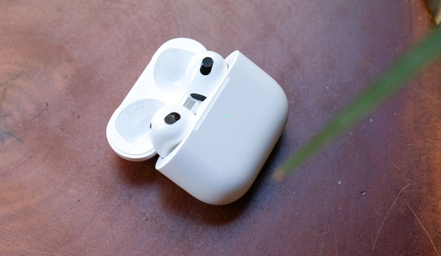 Trải nghiệm AirPods 3: Nâng cấp sáng giá, kế thừa nhiều tính năng xịn từ AirPods Pro, chỉ có giá là chát - Ảnh 8. Trải nghiệm AirPods 3: Nâng cấp sáng giá, kế thừa nhiều tính năng xịn từ AirPods Pro, chỉ có giá là chát - Ảnh 8.