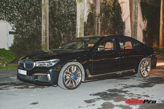 Trở thành lãnh đạo ngân hàng ở tuổi 32, cậu cả nhà bầu Hiển còn khiến dân tình chết mê khi check-in cùng dàn xe trị giá hơn 100 tỷ đồng - Ảnh 14. Trở thành lãnh đạo ngân hàng ở tuổi 32, cậu cả nhà bầu Hiển còn khiến dân tình chết mê khi check-in cùng dàn xe trị giá hơn 100 tỷ đồng - Ảnh 14.